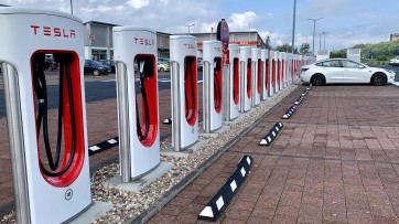 Klopt Tesla's belofte voor laadpunten in heel Europa? Een trip door Italië