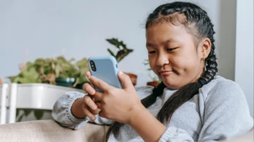 Strengere regels voor social media veranderen adverteren bij jongeren