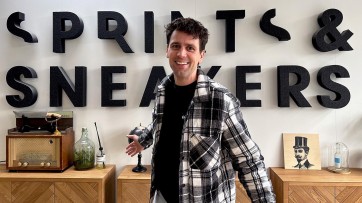 Voormalig Qmusic marketingdirecteur Jorn Agterberg start brandingtak bij Sprints & Sneakers