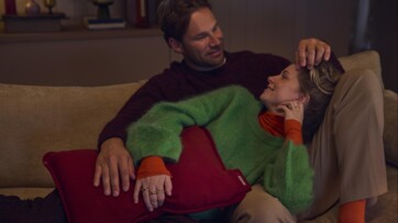 Alle zes creatief: Stoov omarmt de kou, Heijmans bottelt toiletwater