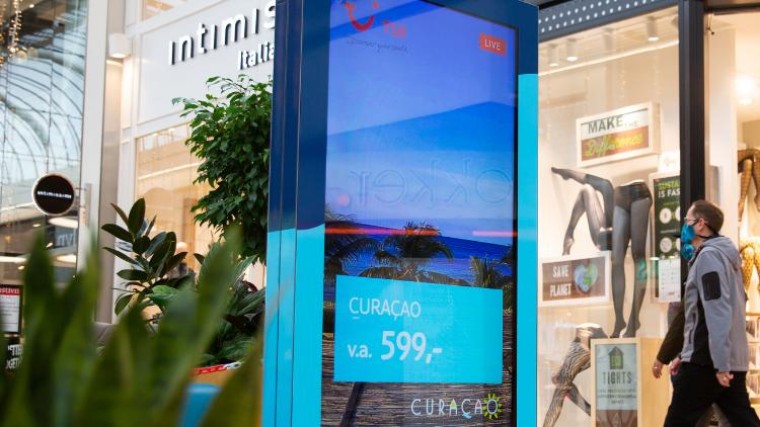 Tui laat Nederlanders wegdromen met livereclame vanuit Curaçao