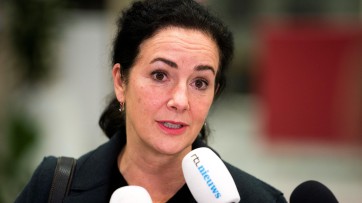 Een 4 voor Femke Halsema, die scharrelend op een hark stapte