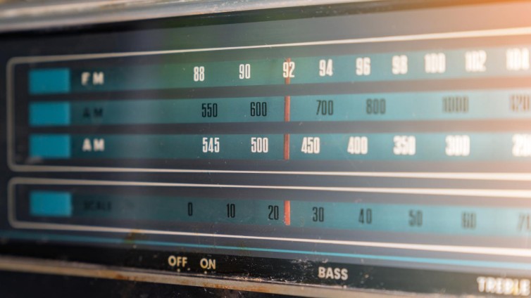 Qmusic heeft beste maand november ooit, NPO 3FM in de lift