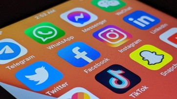 Trending deze week: Hoe leeftijdsrestricties social media veranderen voor jongeren