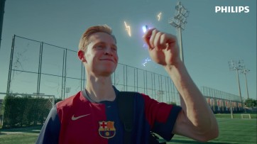 FC Barcelona-voetballers stralen in batterijencommercial van TP-Vision