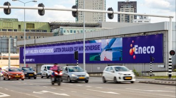 Deze reclameposters voor een campagne van Eneco zuiveren de lucht