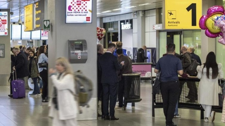 Schiphol introduceert programmatic advertising op digitale schermen: 'Relevanter, flexibeler en volledig meetbaar'