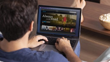 Connected TV in 2025: de kijker aan het stuur, de adverteerder op de bijrijdersstoel