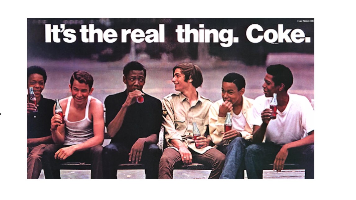 “Boys on a Bench”, een historische advertentie van Coca-Cola voor inclusie. Het gebruik van Coke in plaats van Coca-Cola was een…