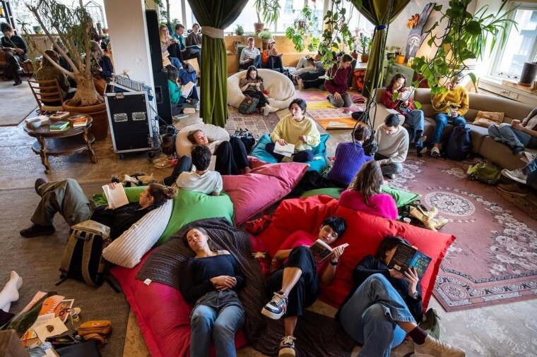 The Offline Club