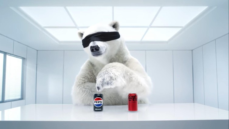 Still uit de commercial van Pepsi voor de Superbowl.