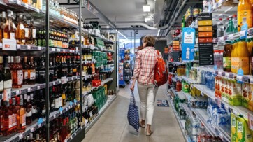Je betaalt in de supermarkt steeds meer voor A-merken en steeds minder voor budgetmerken, stelt de Consumentenbond
