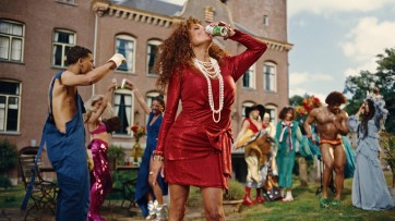 Het theekransje van Stëlz en Katja Schuurman is allesbehalve saai (en meer campagnes)