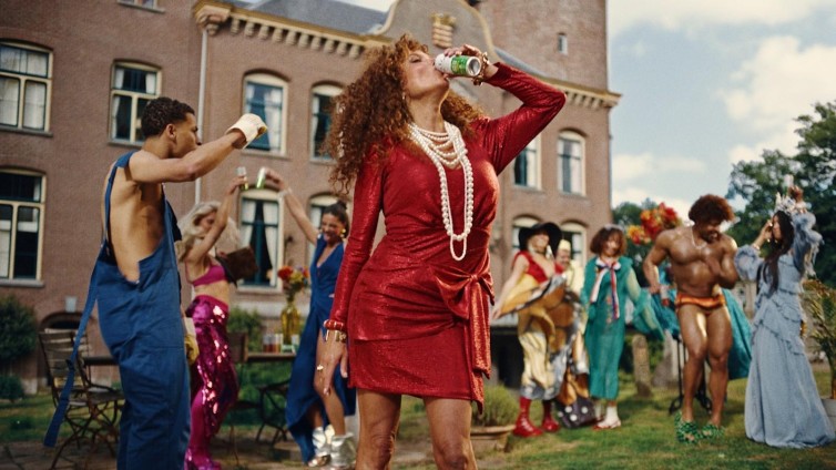 Het theekransje van Stëlz en Katja Schuurman is allesbehalve saai (en meer campagnes)