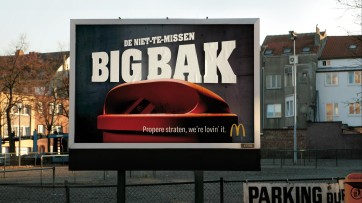 McDonald's nieuwste campagne draait om de Big Bak-vuilnisbak