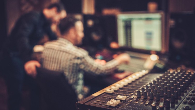 Radio Veronica blijft stijgen, ook winst marktleider Qmusic