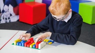 Lego innoveert door te luisteren en komt met speciale Braille-stenen