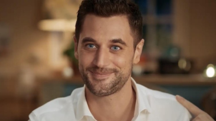 Vriendin van Ilse date Barman Victor van First Dates in nieuwe campagne Albert Heijn