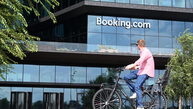 72andSunny Amsterdam wint wereldwijd Booking.com-account