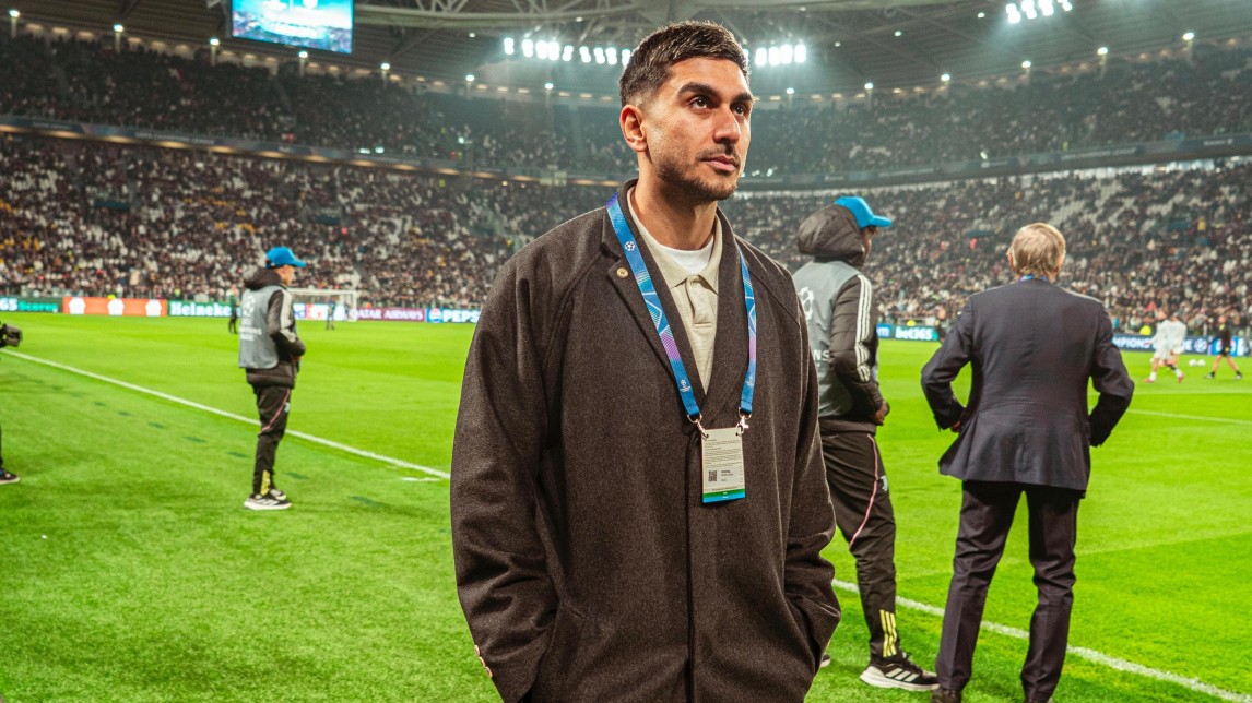 Armin Shah bij Juventus-Sporting CP in de Champions League