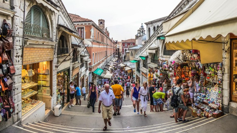 Italiaanse winkelstraat