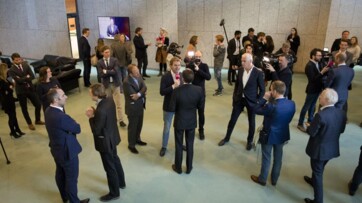 Twee op de drie onderzoeksjournalisten vinden woordvoerders bron van tegenwerking