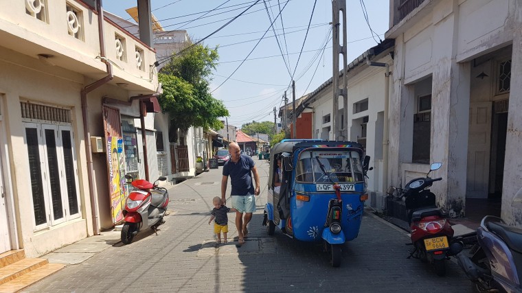 Straatbeeld in Galle, Sri Lanka, waar nog veel te zien van de Nederlandse overheersing in de 17e en 18e eeuw