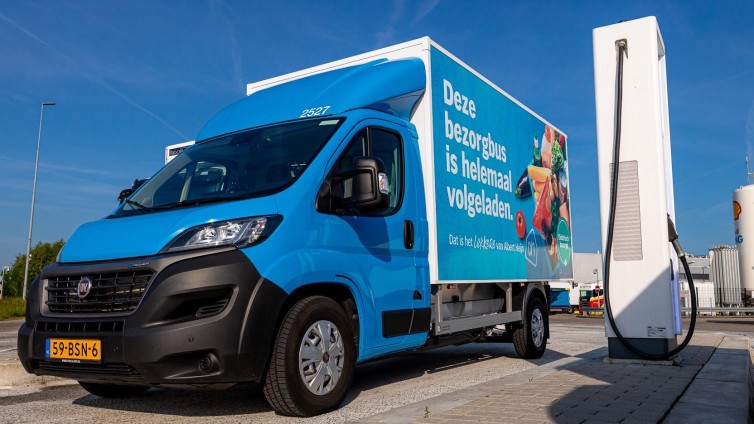 Elektrische bezorgbus van Albert Heijn