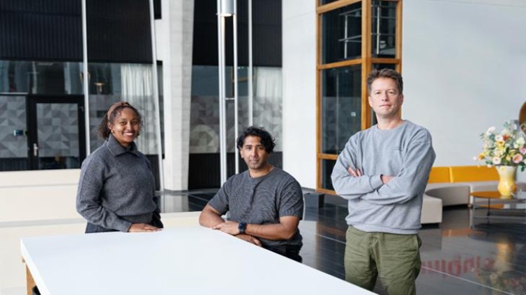 Van links af: Nadifa Jama (iO), Rakesh Chinnoe en Jochum Veerman (113 Zelfmoordpreventie).