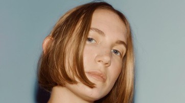 Brits talent en feministe Fiona Jane Burgess naar Halal