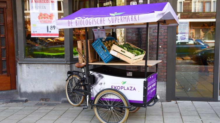 Kar van de biologische supermarkt Ekoplaza