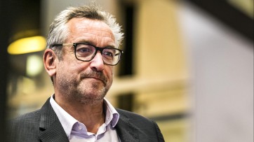 Hoofdredacteur Peter Vandermeersch weg bij NRC