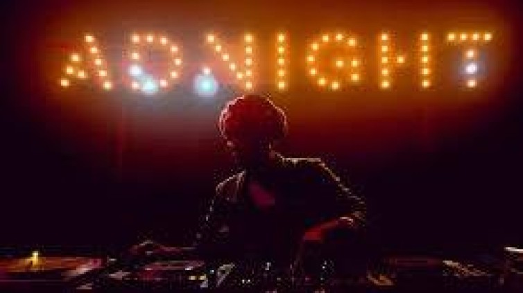 Adnight wordt dag én nacht: jubileumeditie krijgt conferentie in De Hallen