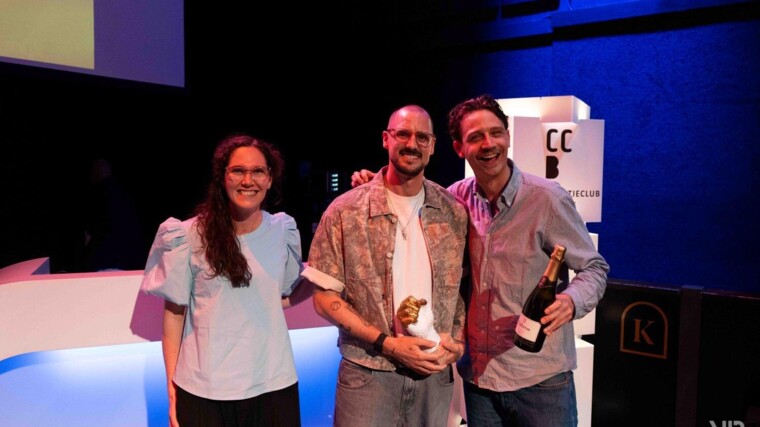 Het team van megawatt met een Gouden bonk