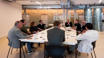 De sleutelrol van merkstrategie in employer branding. Van merkkracht naar menskracht. 