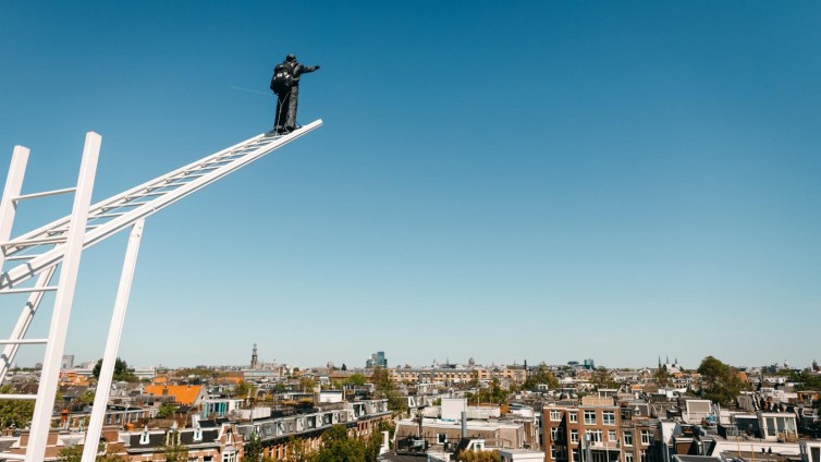 Patta en Mentrum belichten psychische kwetsbaarheid met 'De rugzak van Amsterdam'
