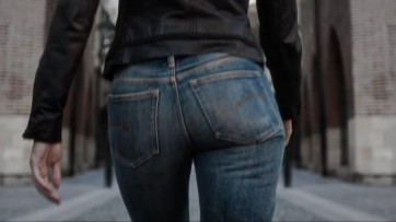 From the behind: G-Star brengt kont-commercial terug op televisie