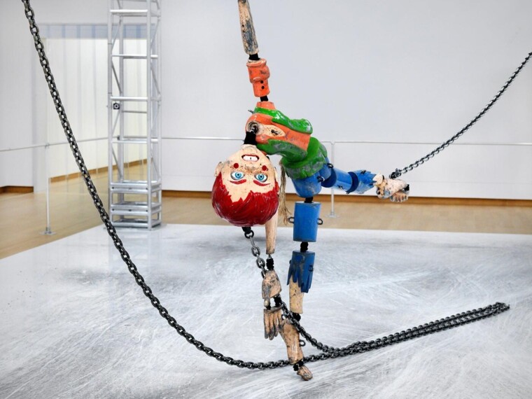 Colored Puppet van Jordan Woulfson
