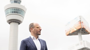 Maarten van Maaren vertrekt bij Schiphol Media