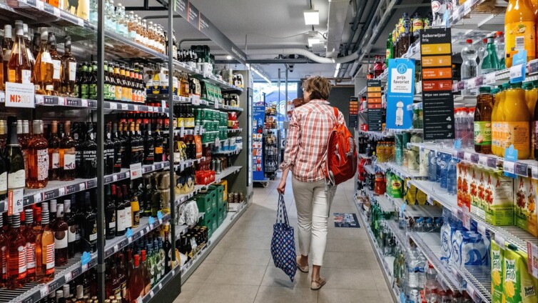 Consument betaalt meer voor A-merken en minder voor budgetmerken
