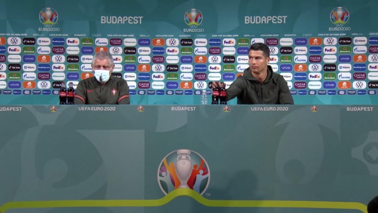 Cristiano Ronaldo tijdens persconferentie UEFA