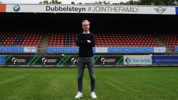 Daan Bovenberg in het stadion van Excelsior.