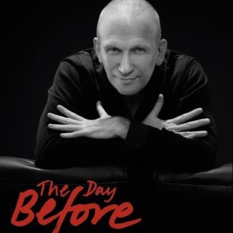 Hij visualiseert zijn ideeën met handgebaren die alles zeggen