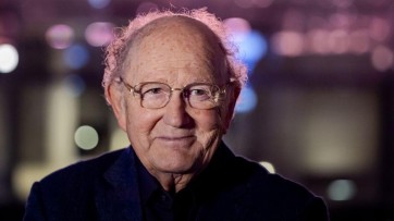 Joop van den Ende plaatst weer paginagrote advertentie: ‘Kom in actie tegen sloop publieke omroep’