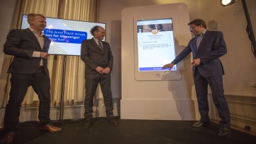 Bezoekers Anne Frank Huis krijgen in chatgesprek informatie over het levensverhaal van Anne Frank