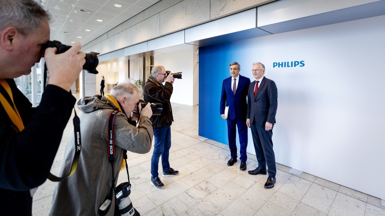 CFO Abhijit Bhattacharya en CEO Frans van Houten van Philips voorafgaand aan presentatie resultaten 2019