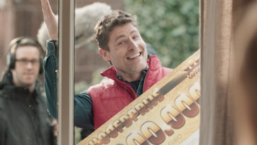 Vrouw begint haar dag héél goed in nieuwe commercial Bolletje