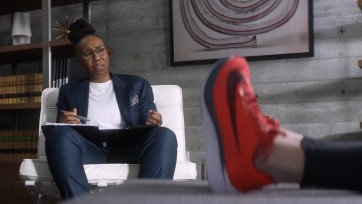 Atlete Shalane Flanagan in therapie in nieuwe Nike-campagne
