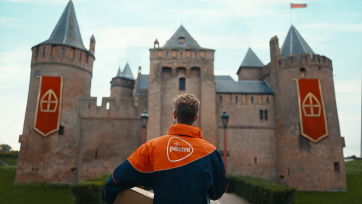 PostNL helpt Sint uit de brand, de vierkante meter van Hornbach en meer campagnenieuws