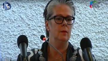 Burgemeester Haaren stuurt pers weg van bijeenkomst, maar die blijft gewoon zitten